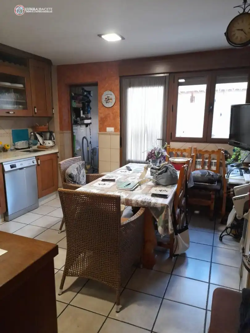 Houses for sale in Ensanche - Franciscanos