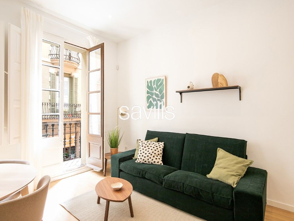 Sala d'estar de Apartament en venda en  Barcelona Capital amb Moblat i Balcó