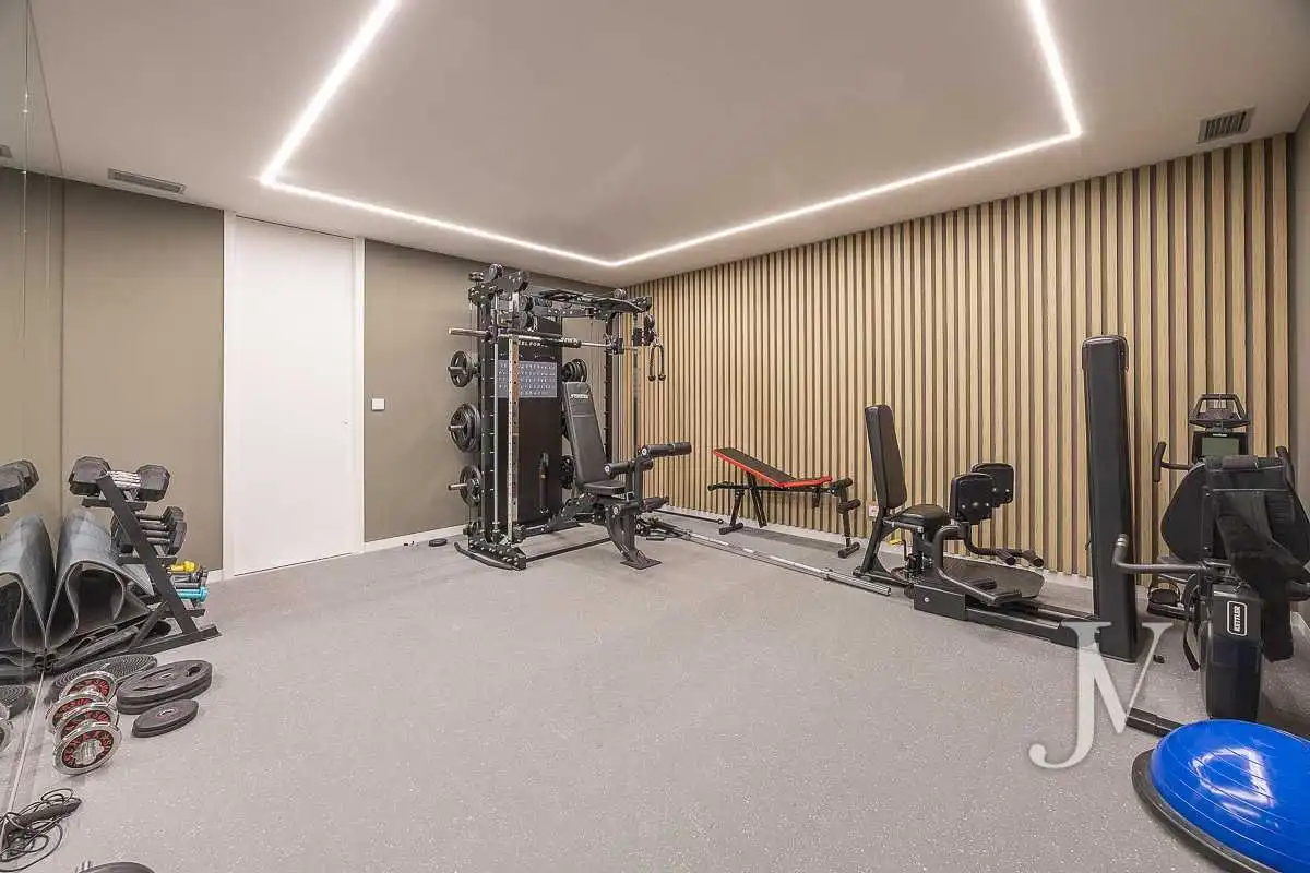 Houses for sale in Madrid  with Air Conditioner, Heating and Private garden