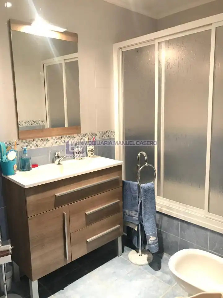 Bathroom of Flat for rent in Cáceres  with Heating, Terrace and Storage room