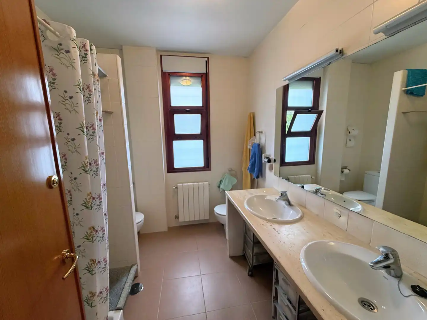 Bany de Casa o xalet en venda en Badajoz amb Aire condicionat, Calefacció i Jardí privat
