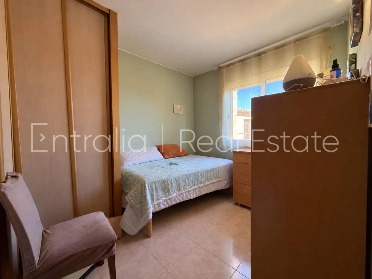Bedroom of Flat for sale in Celrà  with Air Conditioner, Heating and Furnished