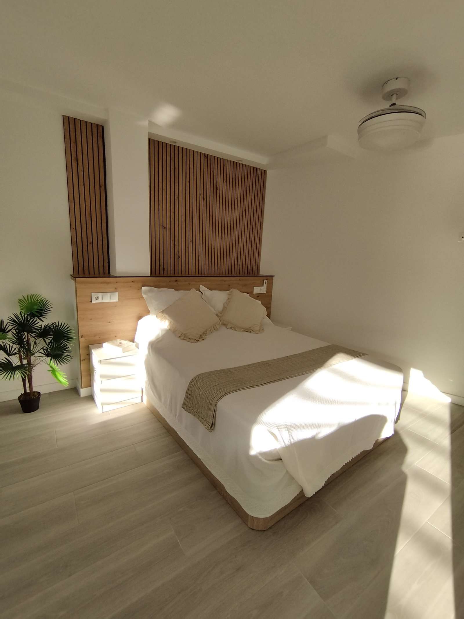 Bedroom of Study for share in Málaga Capital  with Air Conditioner, Heating and Terrace