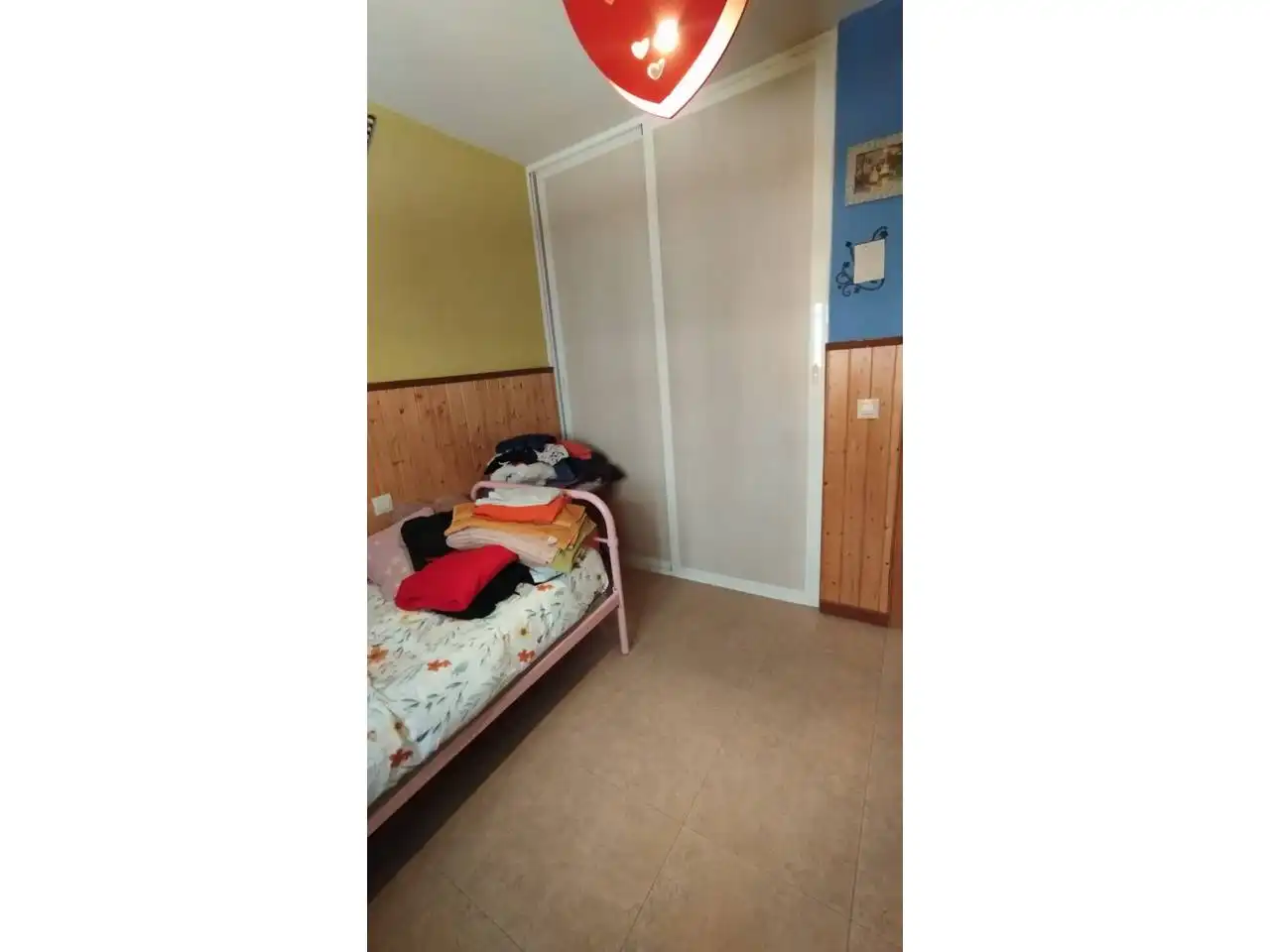Schlafzimmer von Einfamilien-Reihenhaus zum Verkauf in Ocaña mit Heizung, Privatgarten und Möbliert