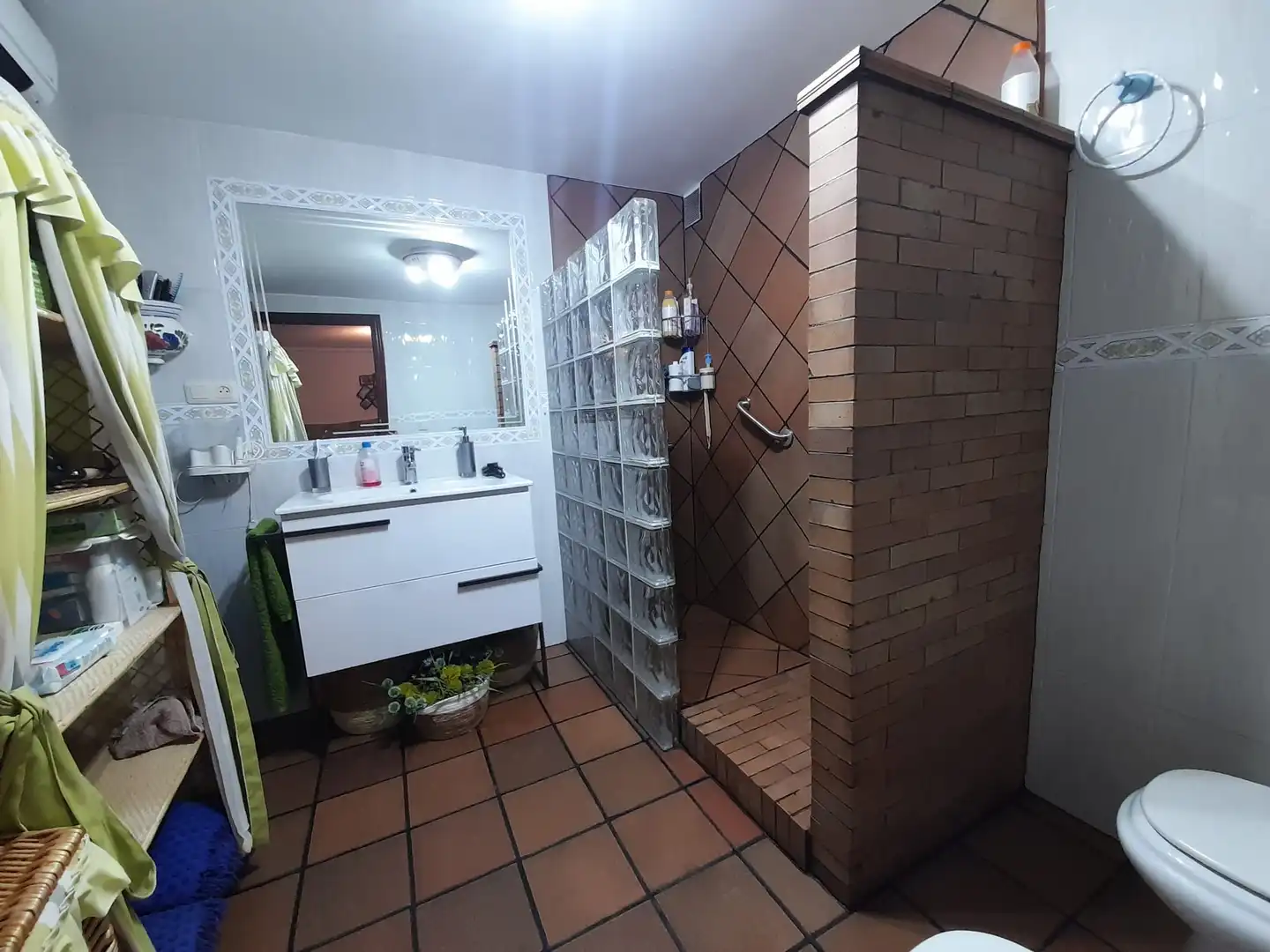 Bathroom of Detached homes for sale in Almodóvar del Campo  with Air Conditioner, Heating and Terrace