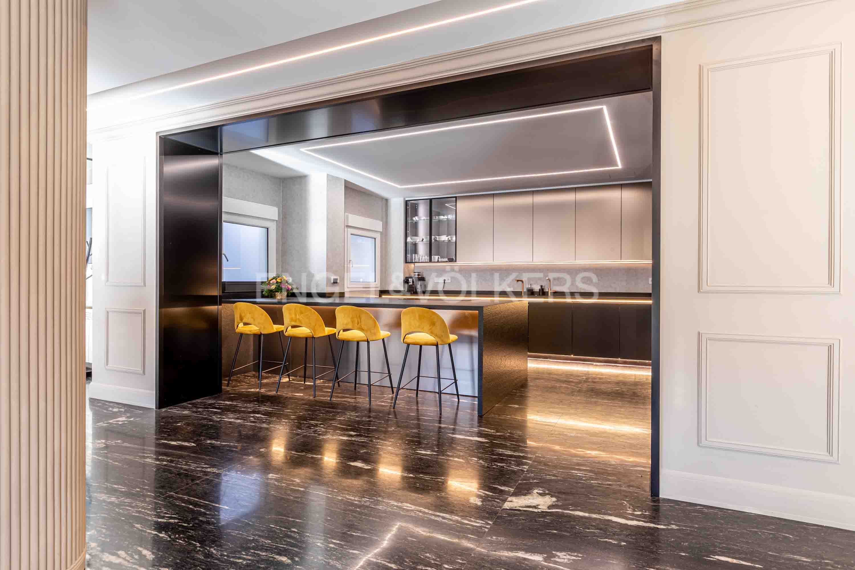 Kitchen of Apartment for sale in  Sevilla Capital  with Air Conditioner, Heating and Terrace