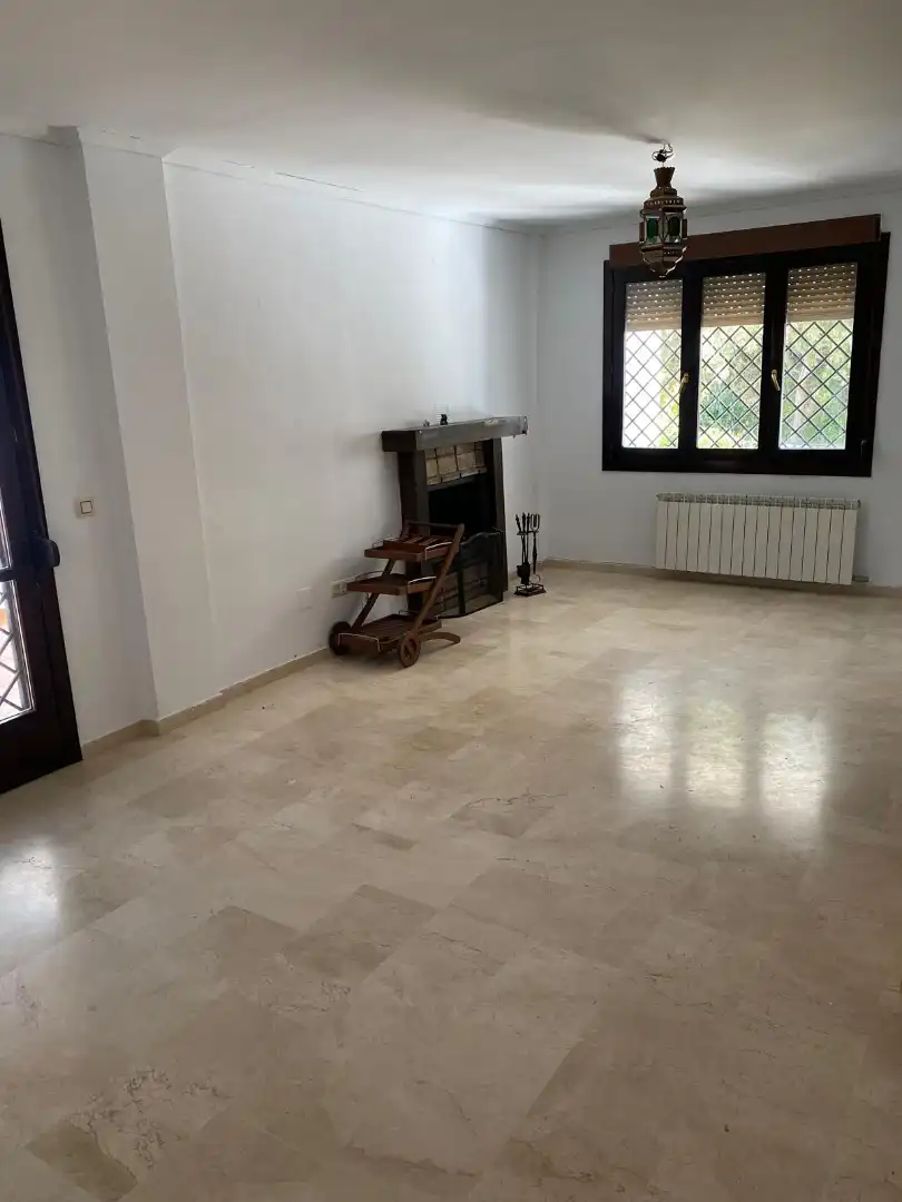 Sala de estar de Casa o chalet en venta en Jaén con Aire acondicionado, Calefacción y Amueblado