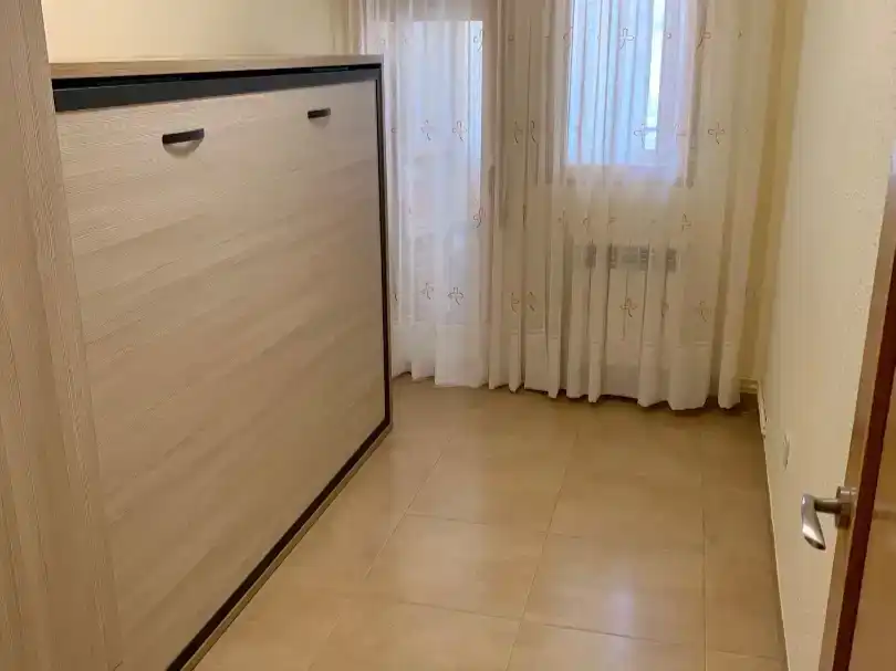Dormitori de Casa adosada en venda en Guarromán amb Aire condicionat, Moblat i Balcó