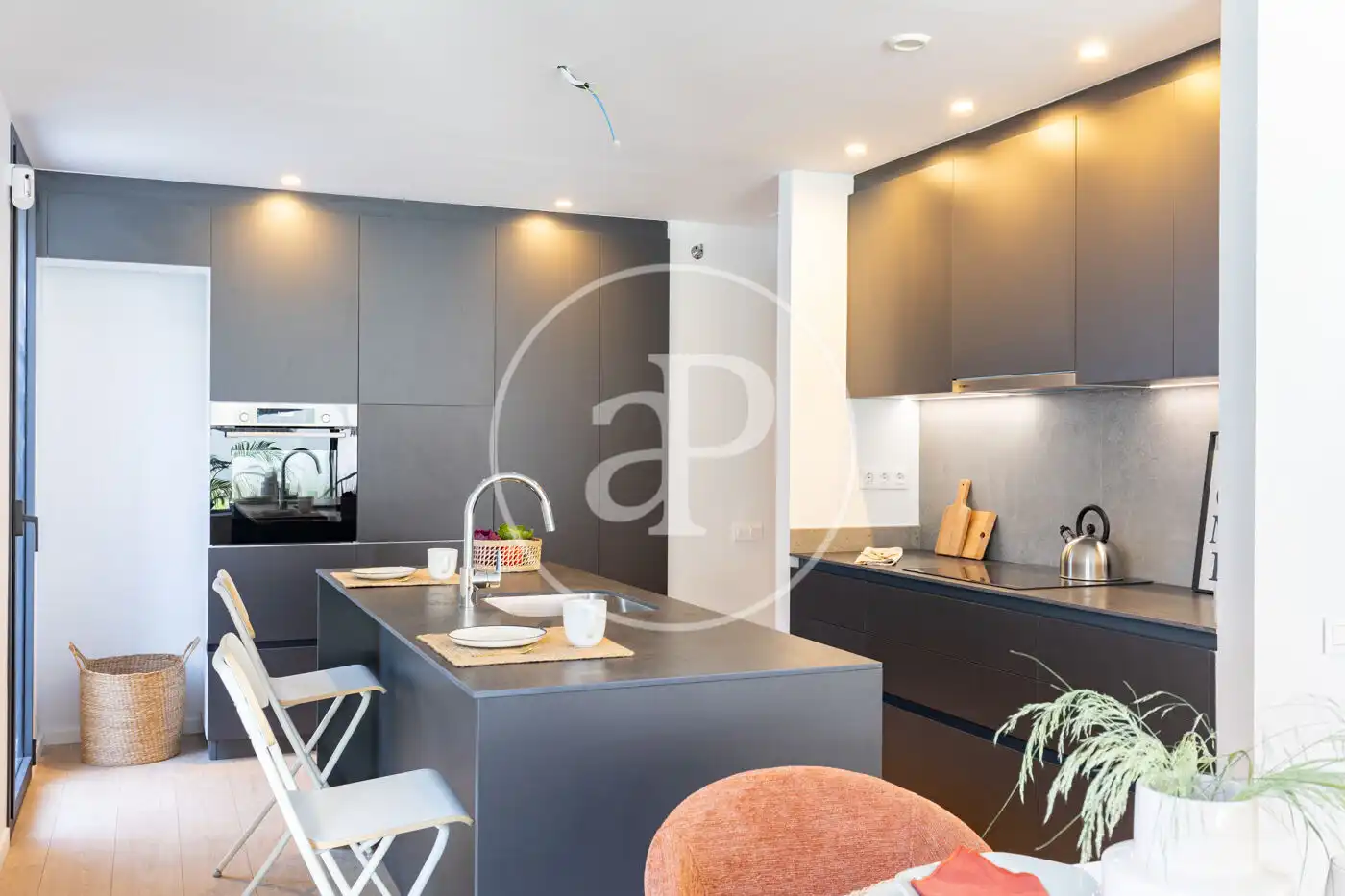 Küche von Wohnung zum Verkauf in Sant Cugat del Vallès mit Klimaanlage, Heizung und Privatgarten