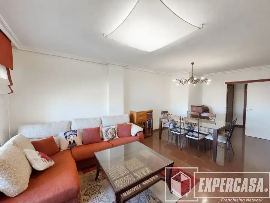 Sala d'estar de Pis en venda en Paterna amb Aire condicionat, Traster i Moblat