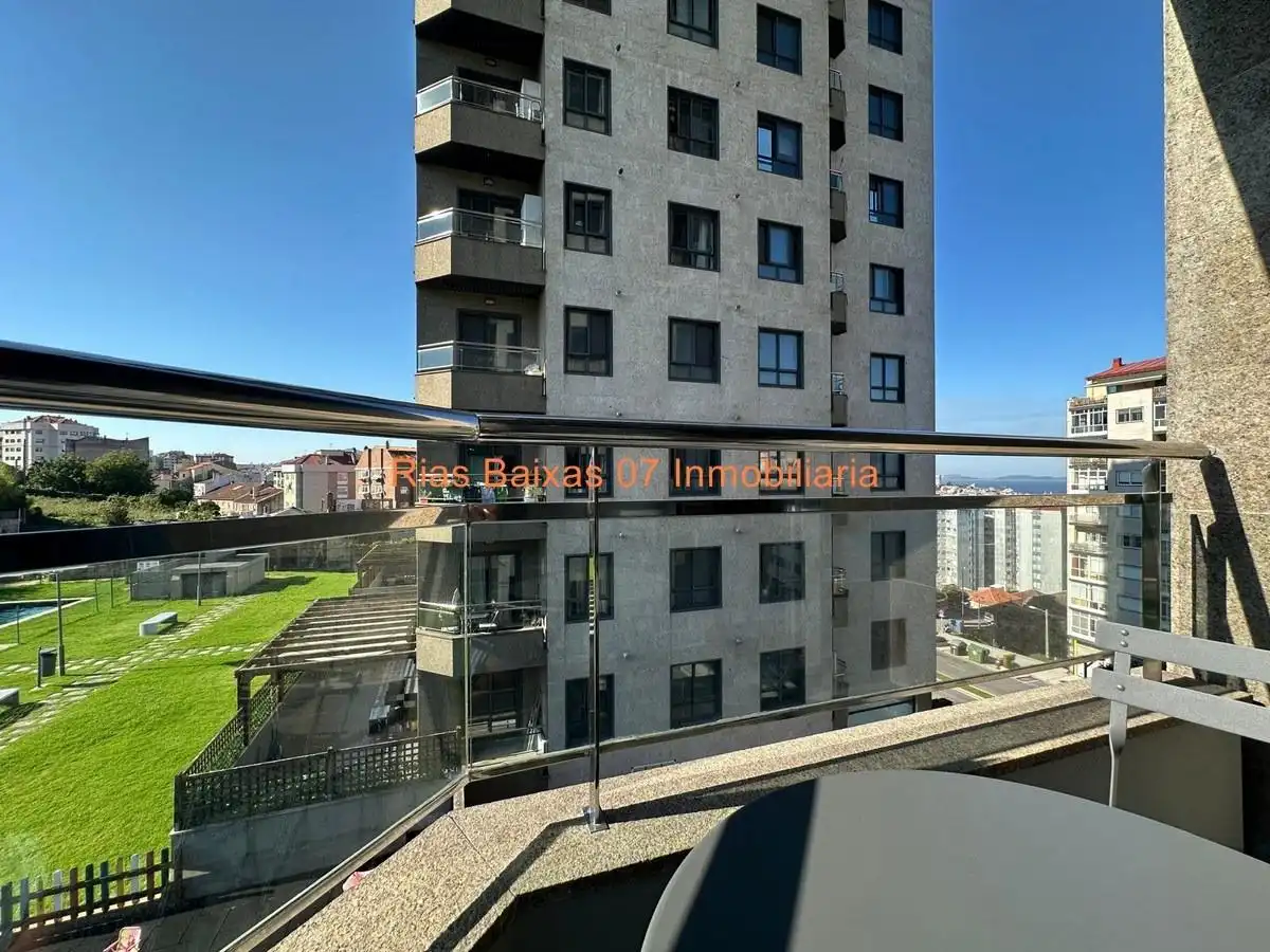Terrassa de Pis en venda en Vigo  amb Calefacció, Terrassa i Moblat