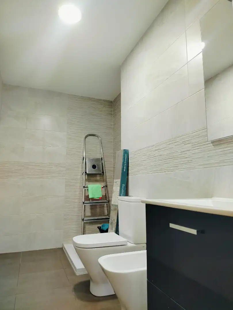 Bathroom of Flat for sale in Humanes de Madrid  with Air Conditioner and Heating