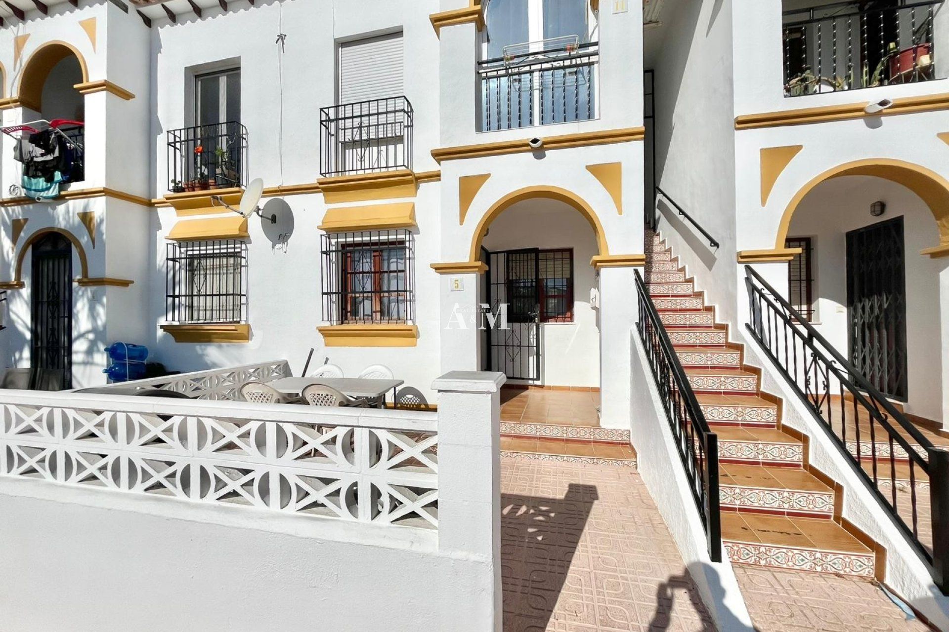 Vista exterior de Planta baja de alquiler en San Miguel de Salinas con Aire acondicionado, Calefacción y Jardín privado