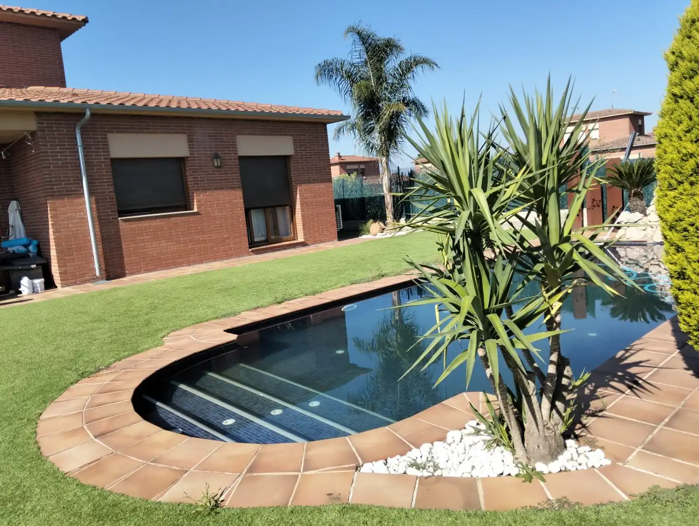 Piscina de Casa o chalet en venta en Llambilles con Aire acondicionado, Calefacción y Jardín privado