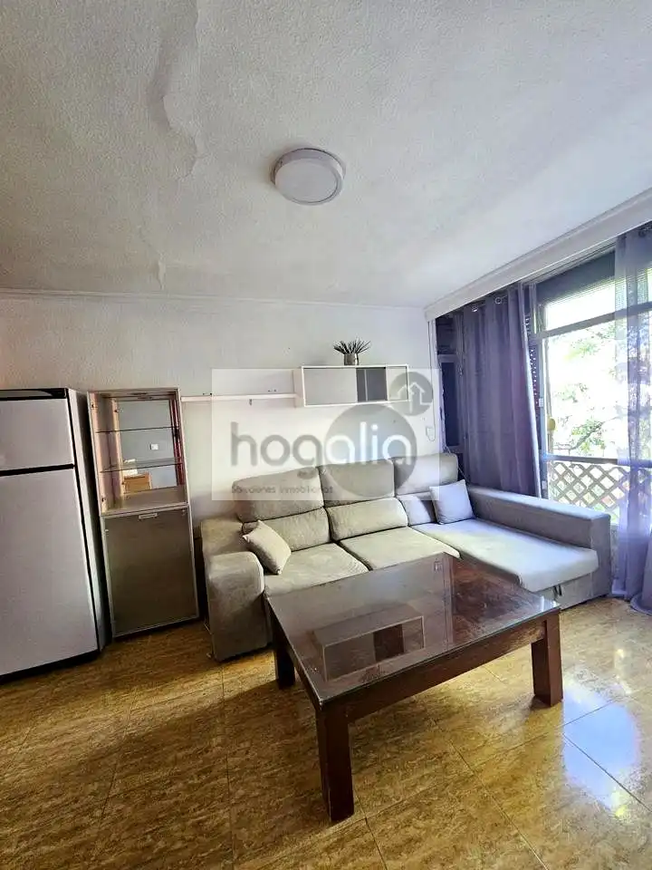 Wohnzimmer von Wohnung zur Miete in Sevilla mit Klimaanlage und Möbliert