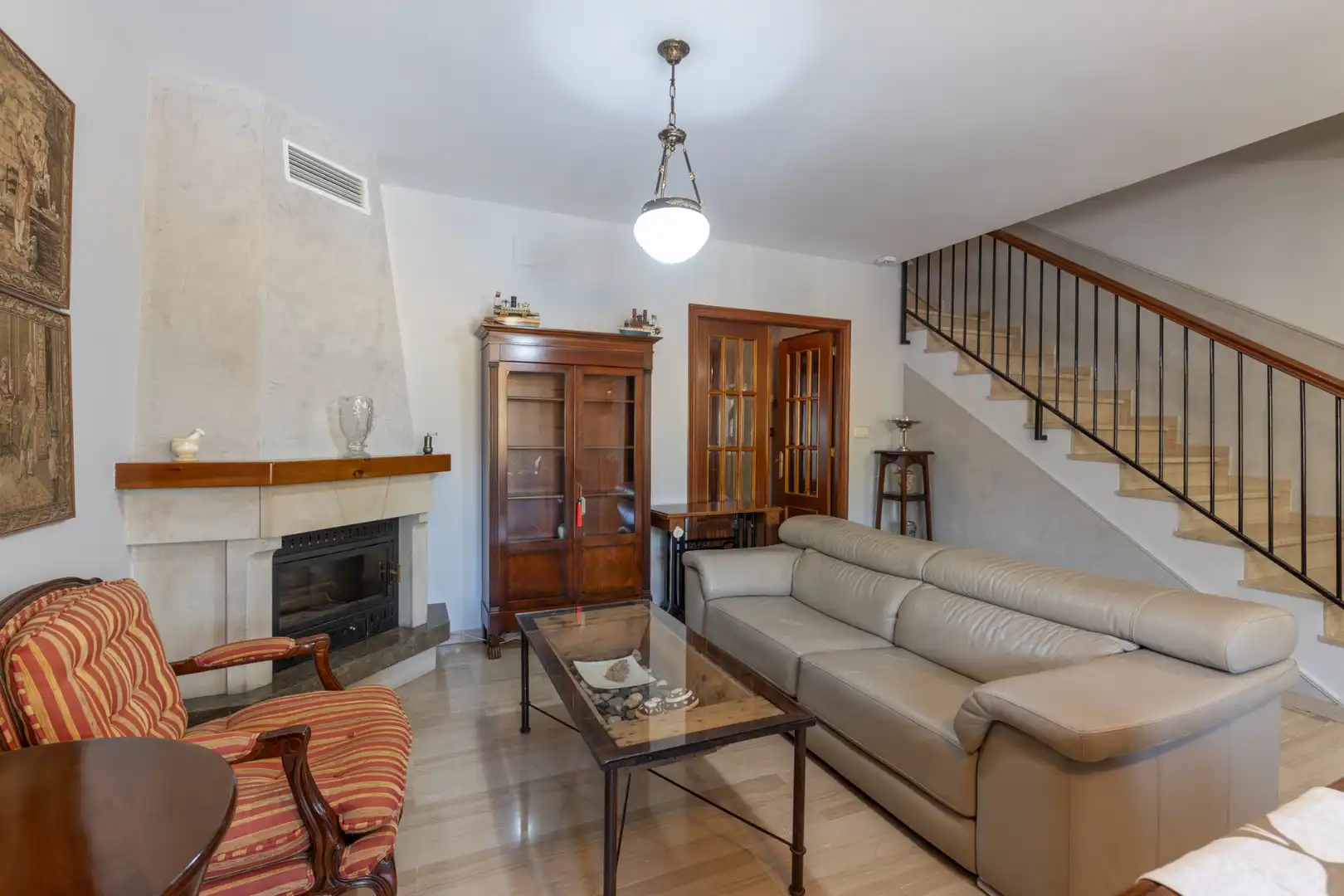 Sala de estar de Casa adosada en venta en Maracena con Amueblado