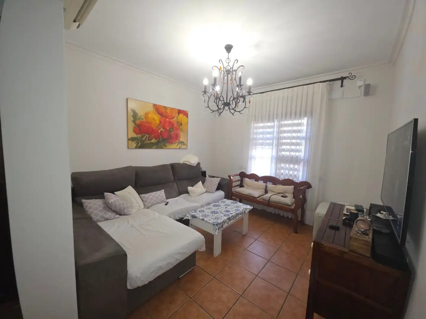 Sala de estar de Casa adosada en venta en Dos Hermanas con Aire acondicionado, Calefacción y Jardín privado