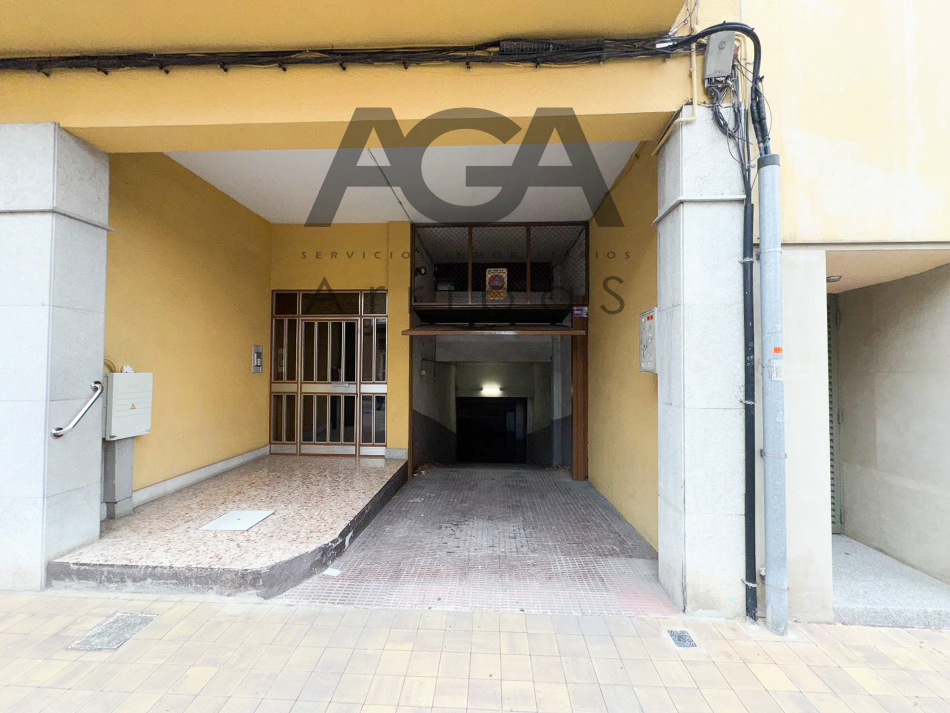 Vista exterior de Garatge en venda en Sant Feliu de Llobregat