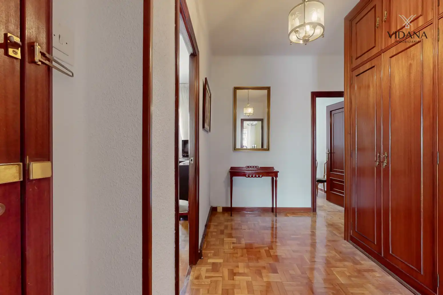 Piso en venta en  Pamplona / Iruña con Calefacción, Parquet y Terraza