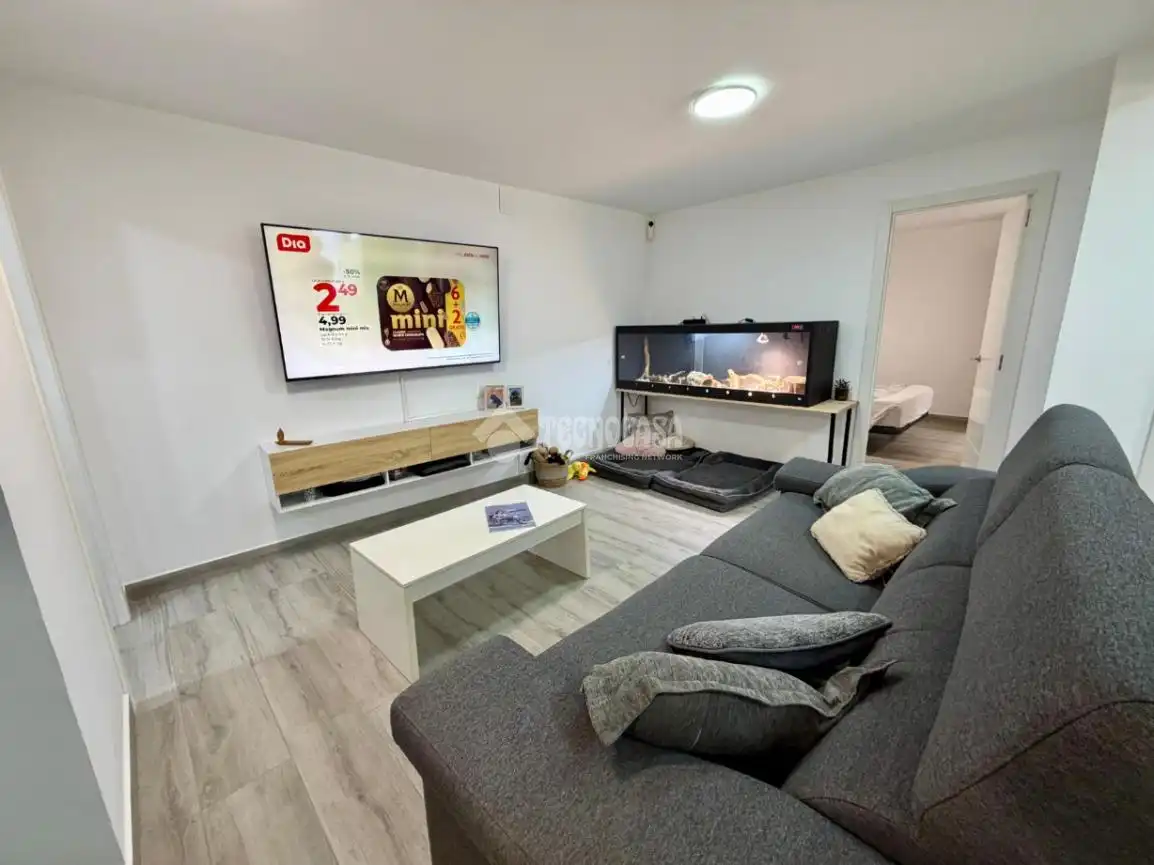Sala d'estar de Pis en venda en Castelldefels amb Aire condicionat i Terrassa