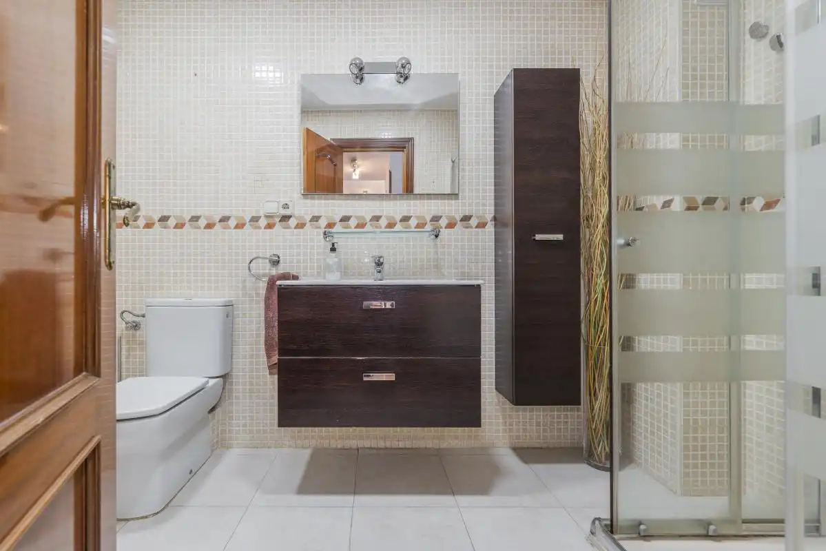Baño de Piso en venta en Madrid con Calefacción, Terraza y Balcón