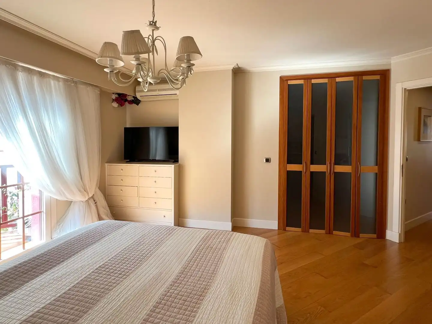 Habitación de Casa adosada en venta en Zarautz con Aire acondicionado, Calefacción y Jardín privado