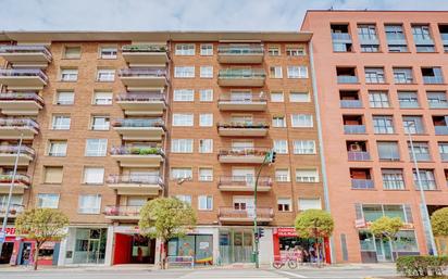 Vista exterior de Pis en venda en  Pamplona / Iruña amb Calefacció, Parquet i Traster