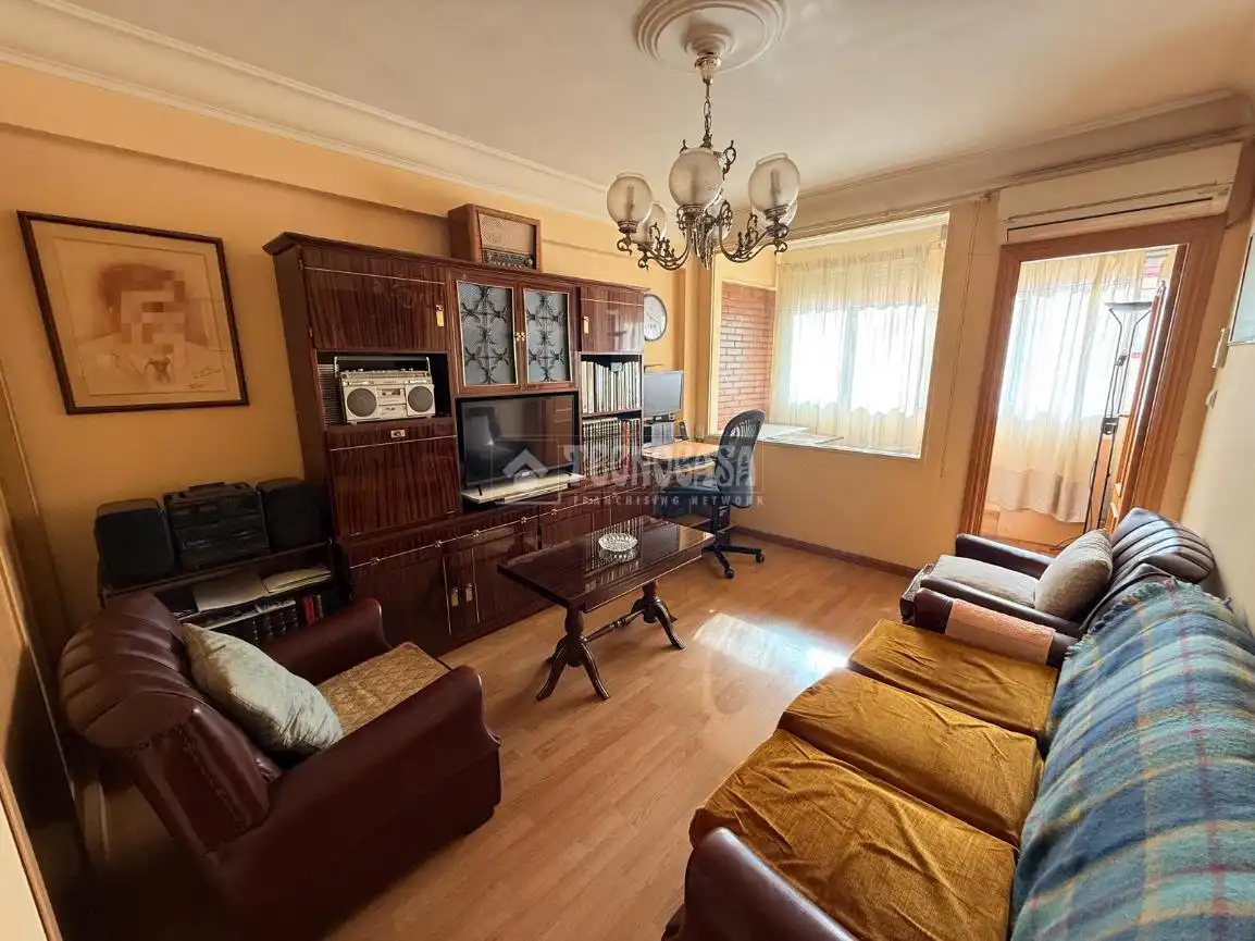 Living room of Flat for sale in  Zaragoza Capital  with Heating, Parquet flooring and Terrace