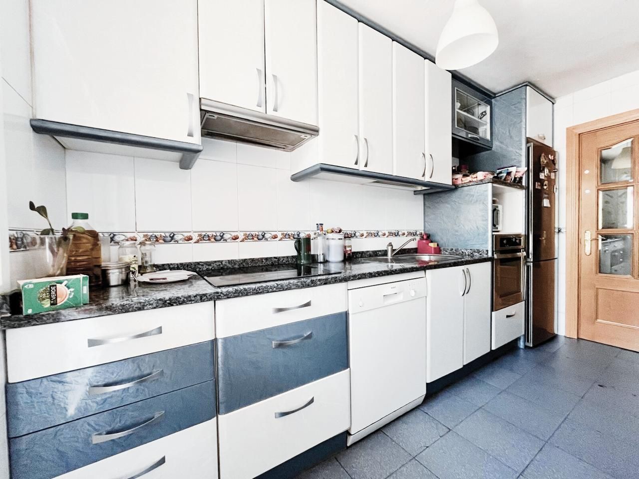Kitchen of Flat for sale in  Madrid Capital  with Heating and Terrace