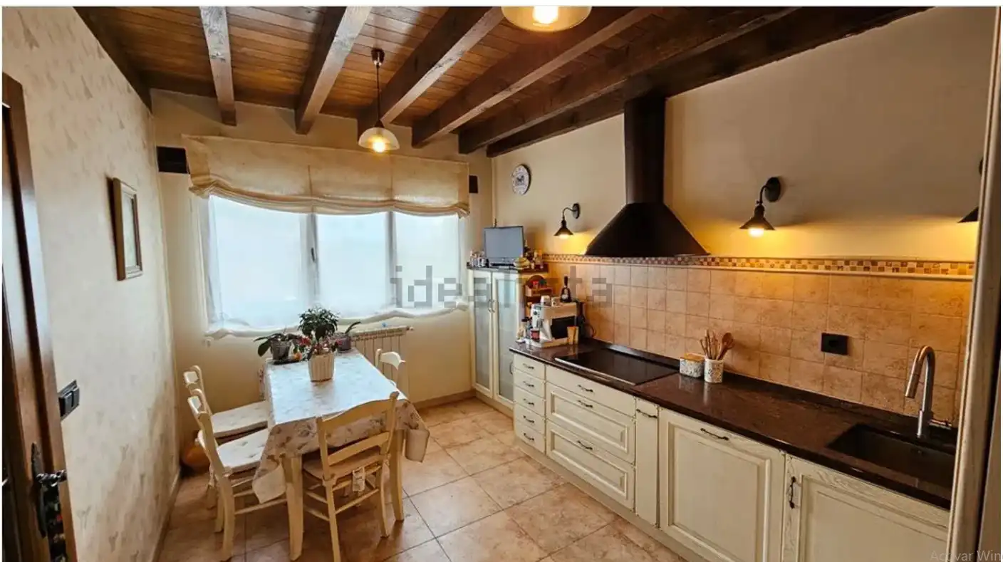 Cocina de Finca rústica en venta en Medina de Pomar con Calefacción, Terraza y Trastero