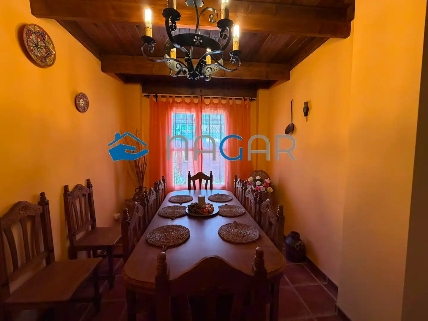 Comedor de Casa adosada en venta en Los Barrios con Jardín privado, Amueblado y Horno