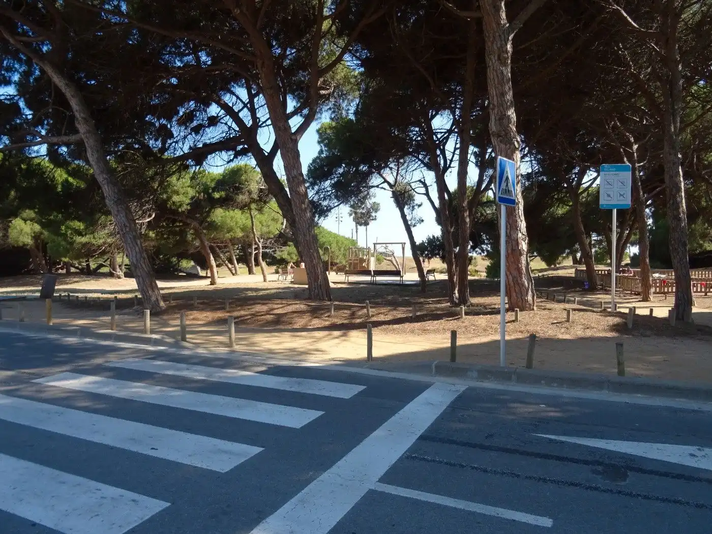 Außenansicht von Wohnungen zur Miete in Castelldefels mit Klimaanlage, Heizung und Terrasse