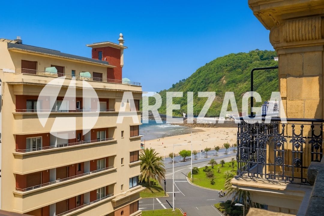 Exterior view of Flat for sale in Donostia - San Sebastián   with Heating and Balcony