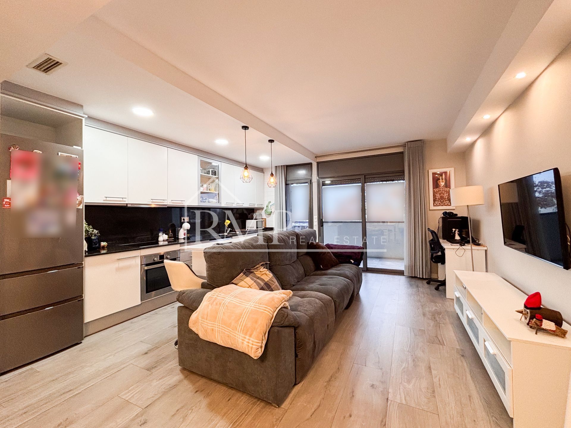 Exterior view of Flat for sale in  Barcelona Capital  with Air Conditioner, Heating and Terrace