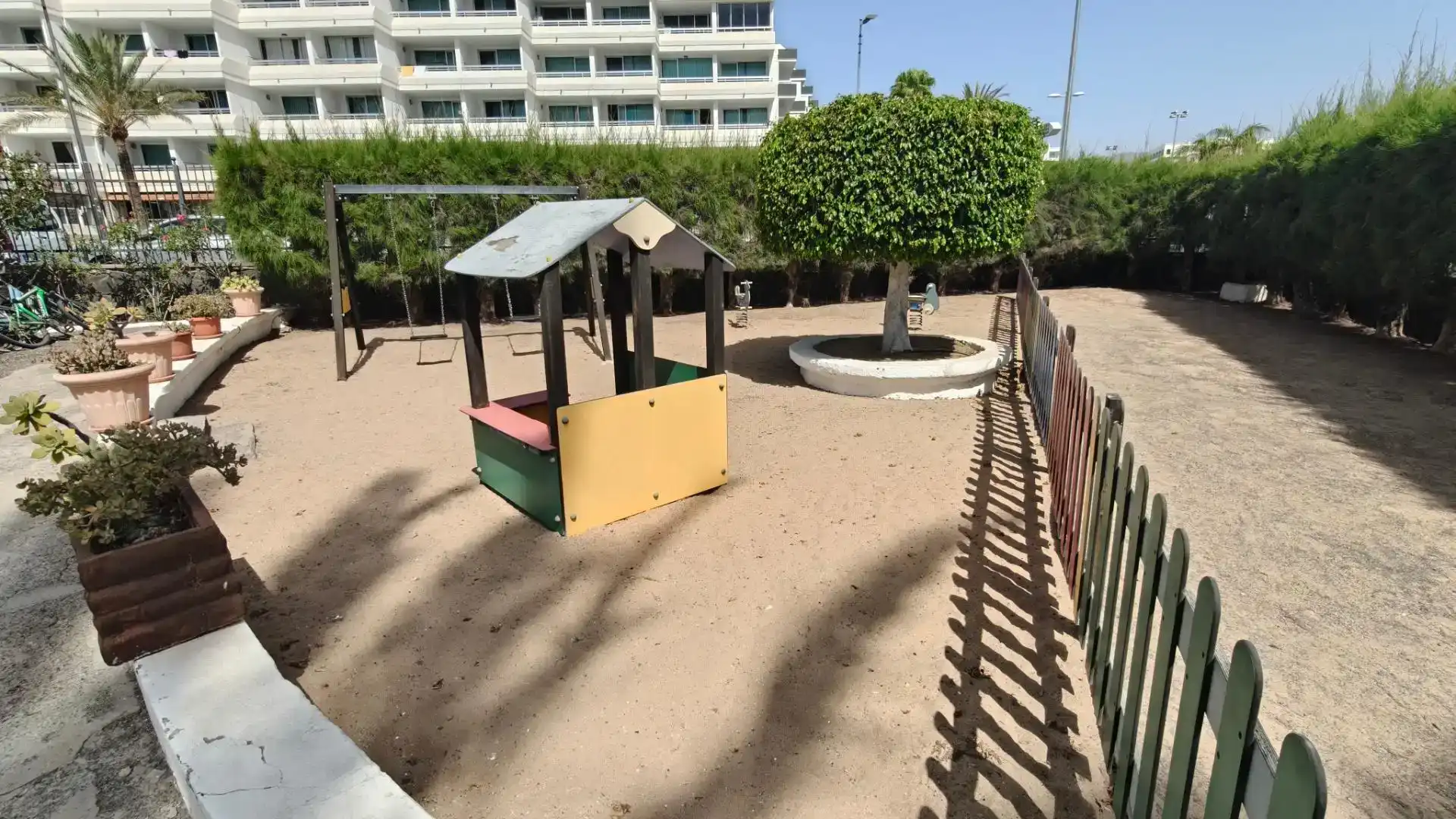 Aparcament de Pis en venda en San Bartolomé de Tirajana amb Aire condicionat, Piscina i Balcó