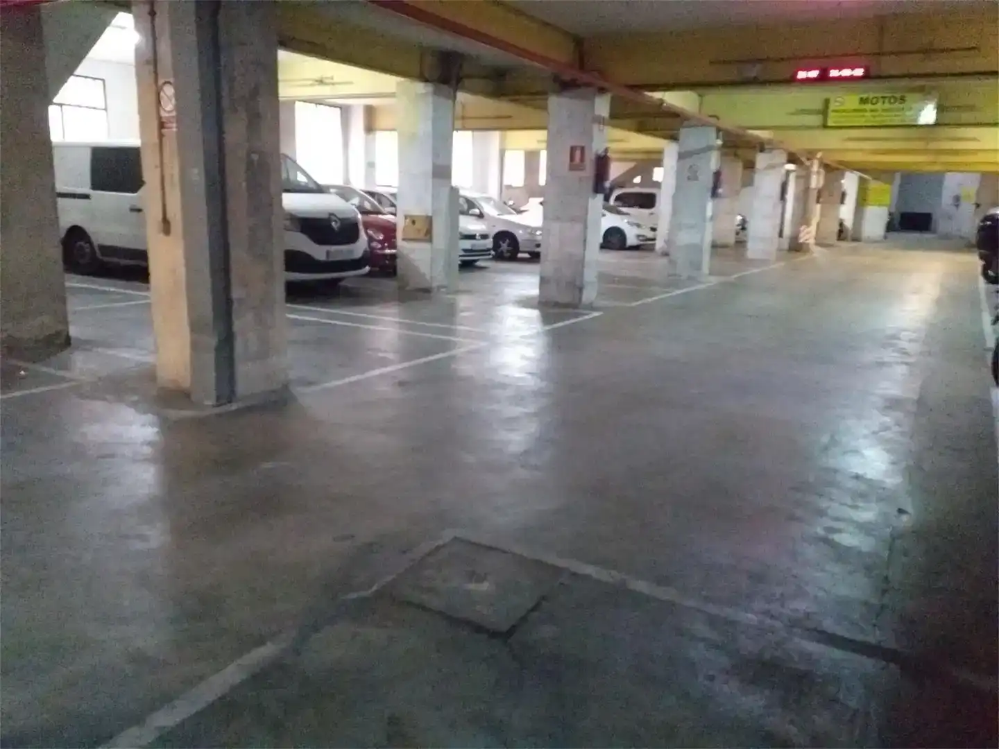 Aparcament de Garatge de lloguer en Badalona