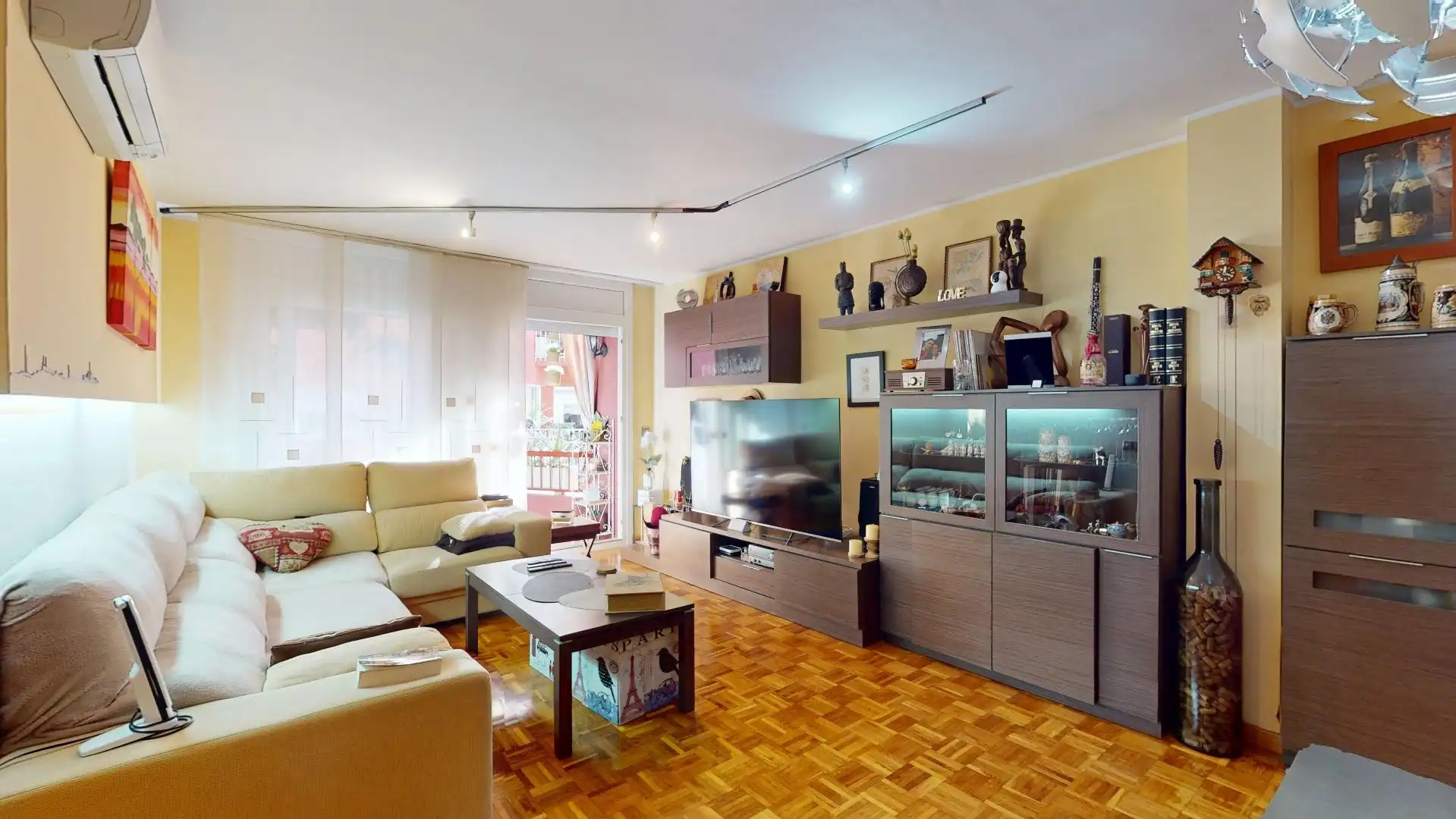 Sala de estar de Piso en venta en Girona con Aire acondicionado, Calefacción y Terraza