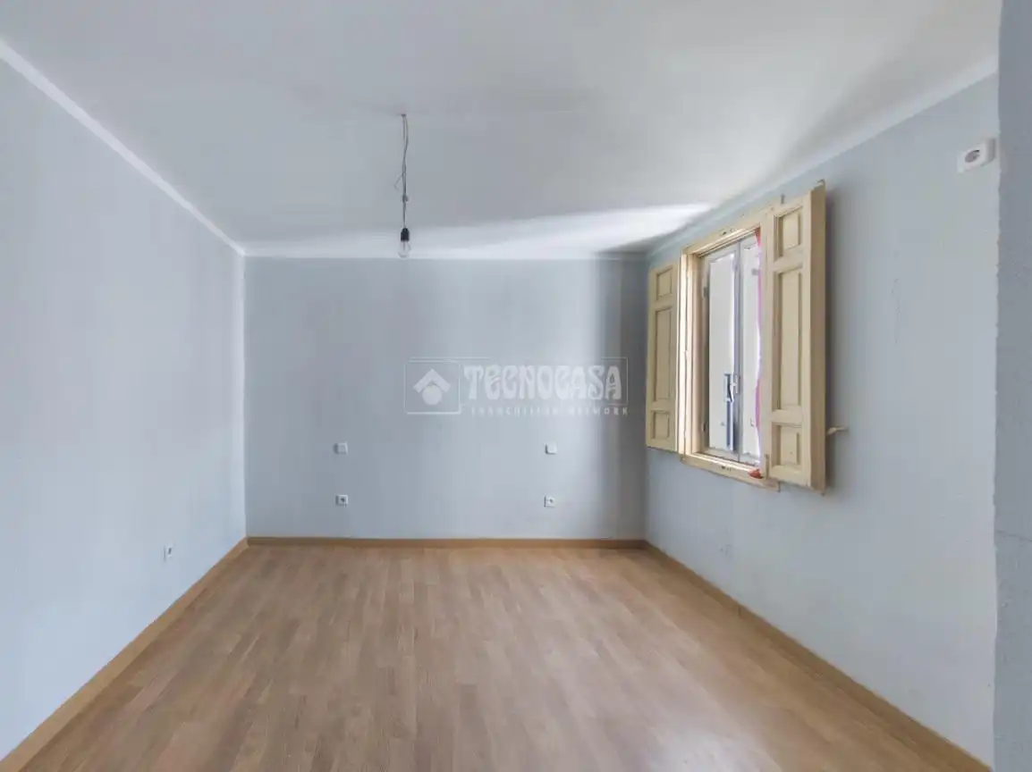 Habitación de Piso en venta en Madrid con Alarma