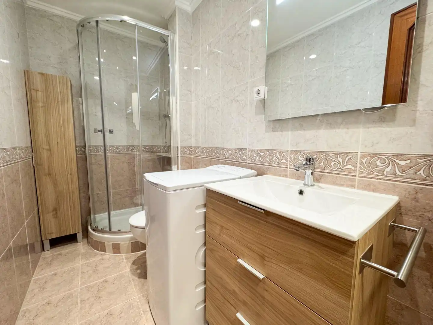 Baño de Piso de alquiler en Catarroja con Aire acondicionado y Trastero