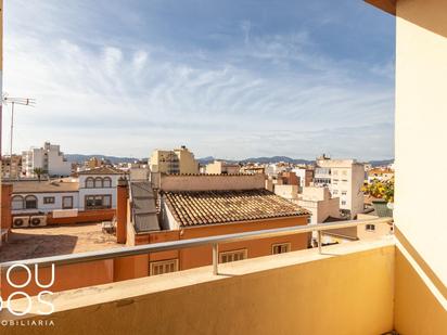 Außenansicht von Wohnung zum verkauf in  Palma de Mallorca mit Terrasse und Balkon