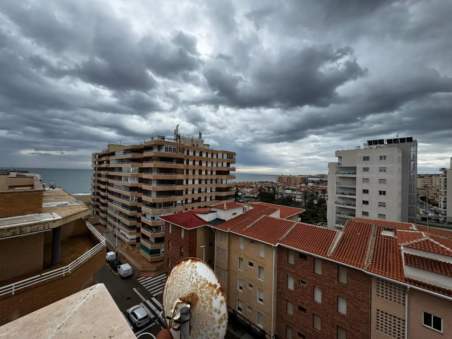 Außenansicht von Dachboden zum Verkauf in Torrevieja mit Klimaanlage, Terrasse und Möbliert
