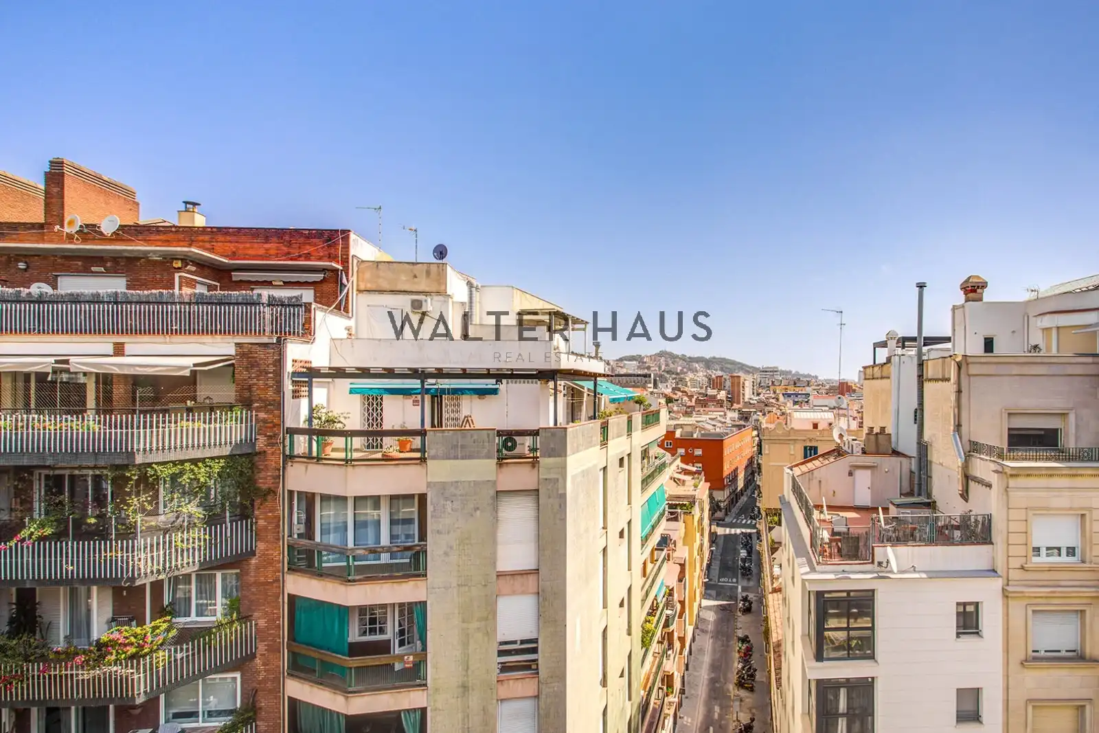 Exterior view of Attic for sale in Barcelona  with Air Conditioner, Terrace and Balcony