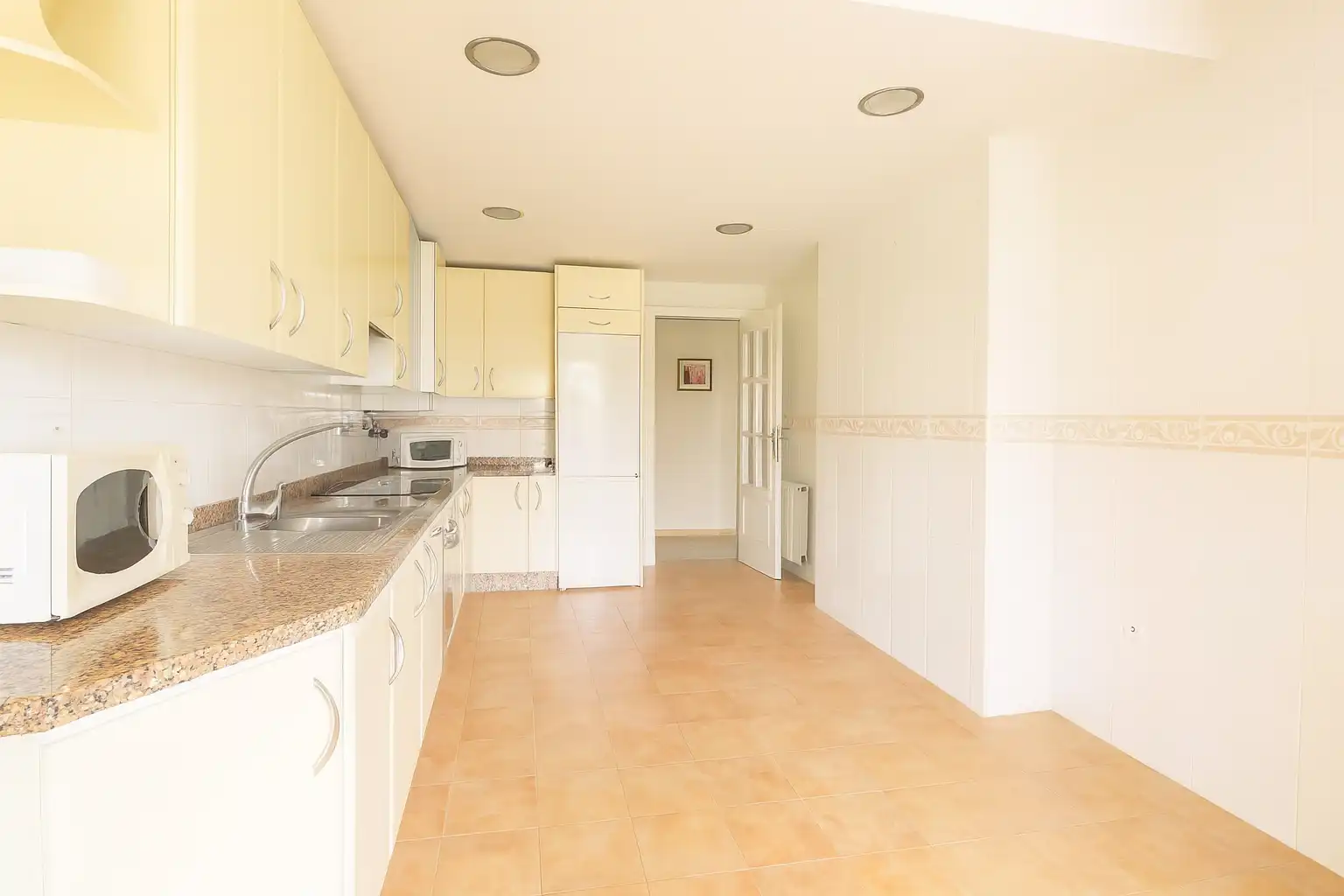 Kitchen of Ground floor for rent in Marbella  with Air Conditioner, Storage room and Furnished