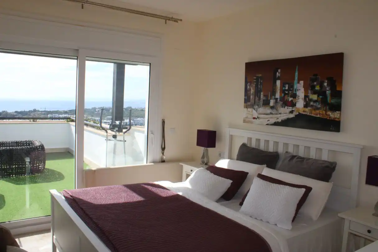 Habitación de Casa adosada de alquiler en Marbella con Aire acondicionado, Calefacción y Jardín privado