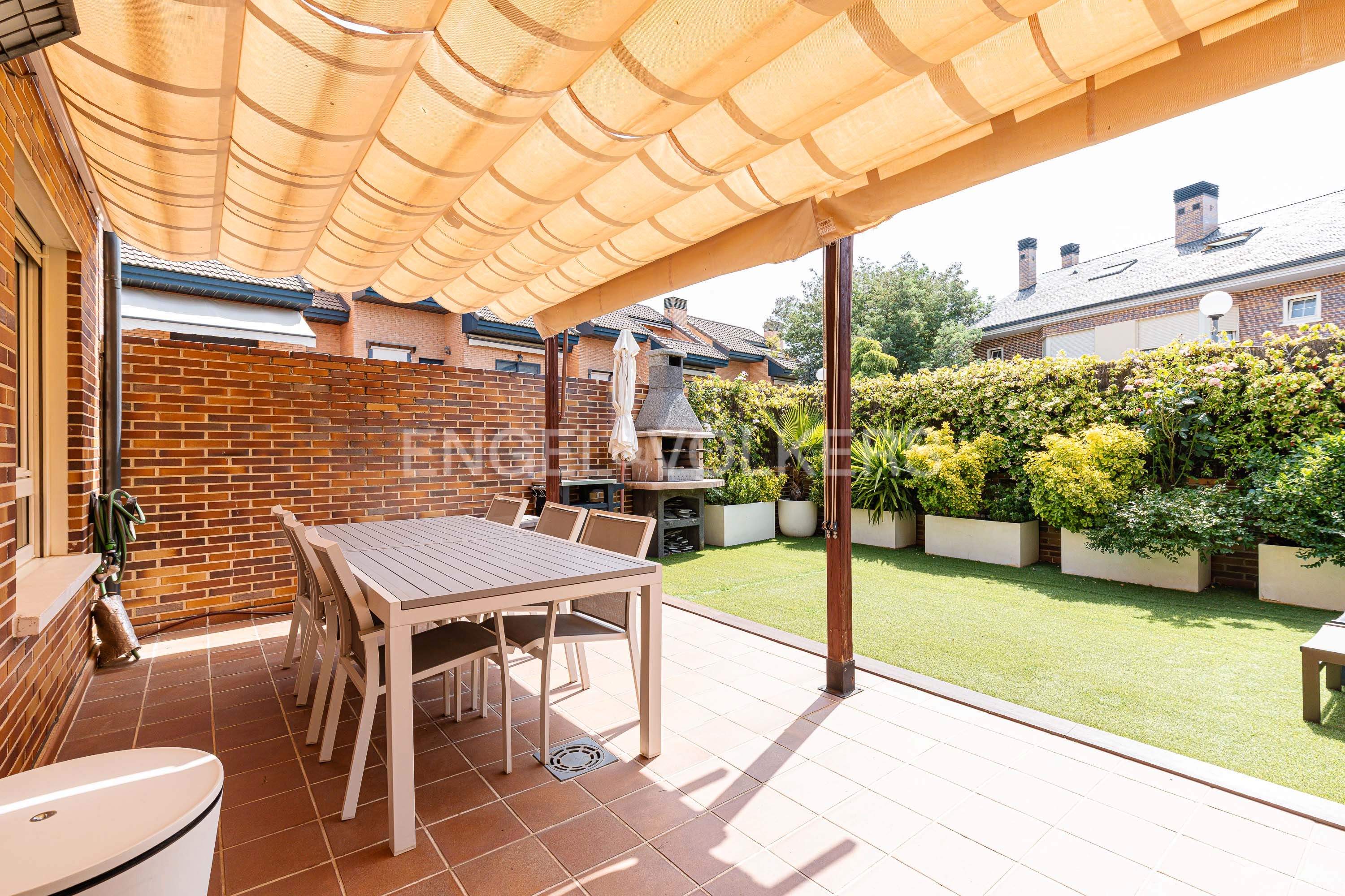Terrassa de Casa o xalet en venda en Boadilla del Monte amb Aire condicionat, Calefacció i Jardí privat