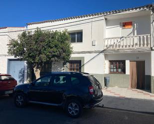 Vista exterior de Casa o xalet en venda en Villar de Rena amb Terrassa