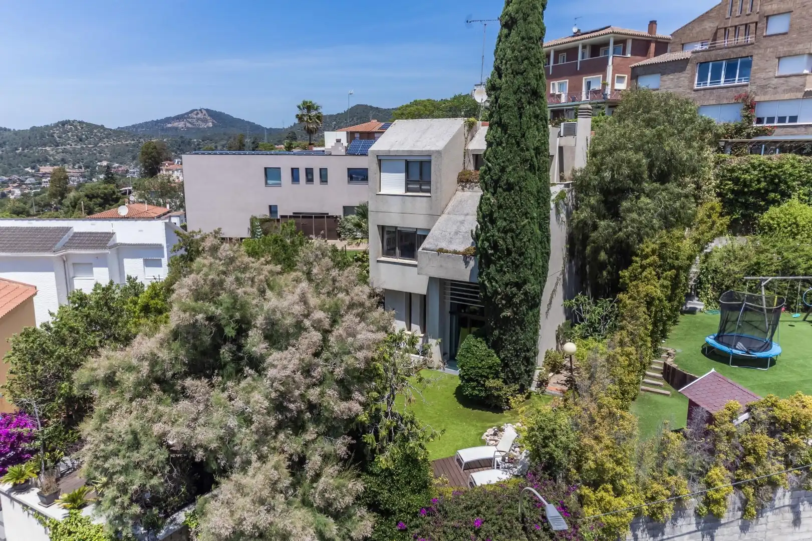 Vista exterior de Casa o chalet en venta en Esplugues de Llobregat con Aire acondicionado, Jardín privado y Terraza