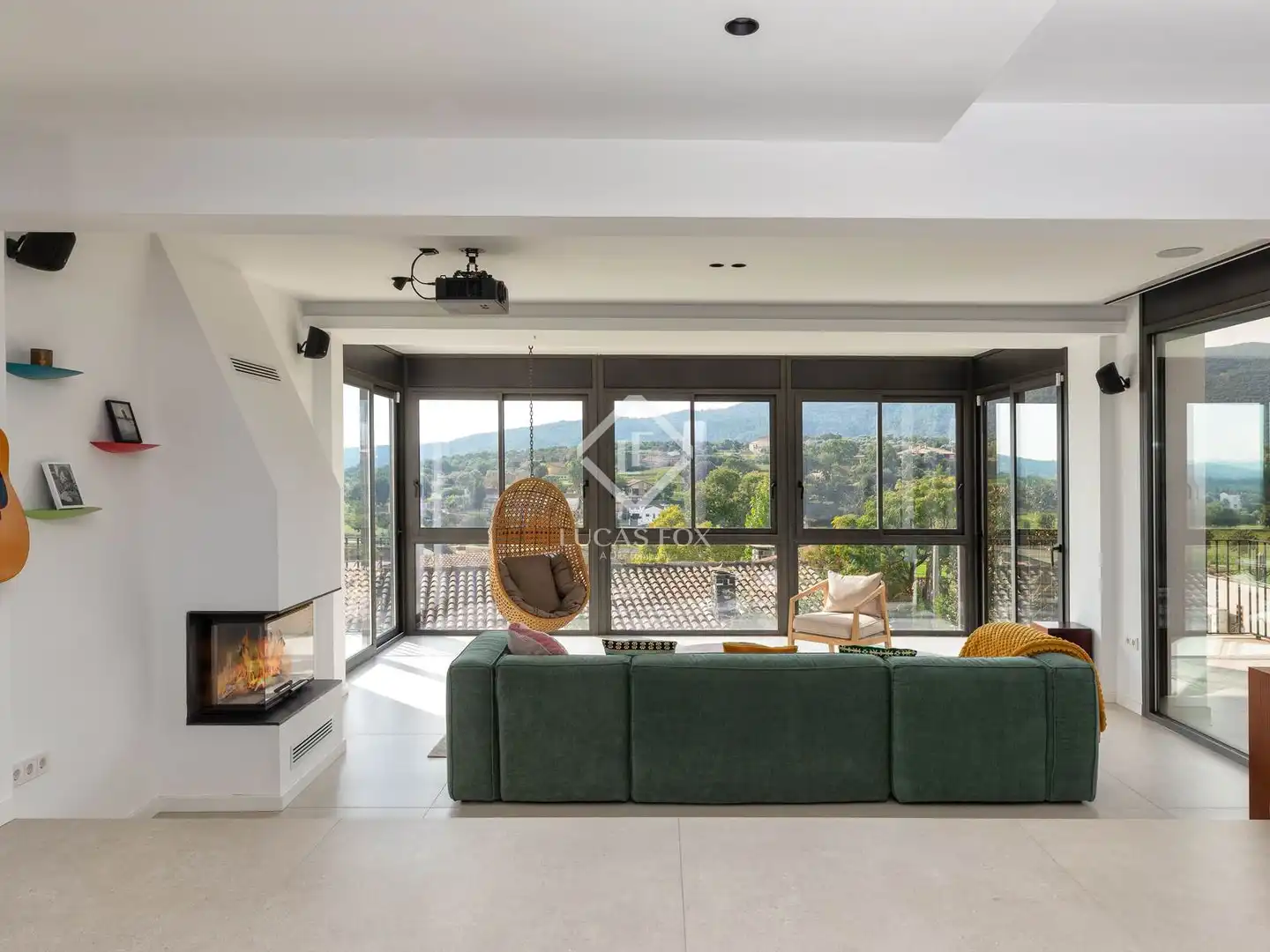 Sala de estar de Casa o chalet en venta en Banyoles con Aire acondicionado, Calefacción y Jardín privado