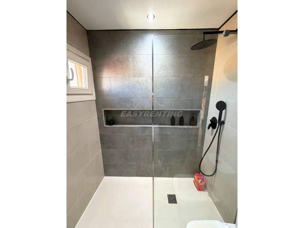 Bathroom of Detached homes for sale in La Línea de la Concepción  with Terrace and Furnished
