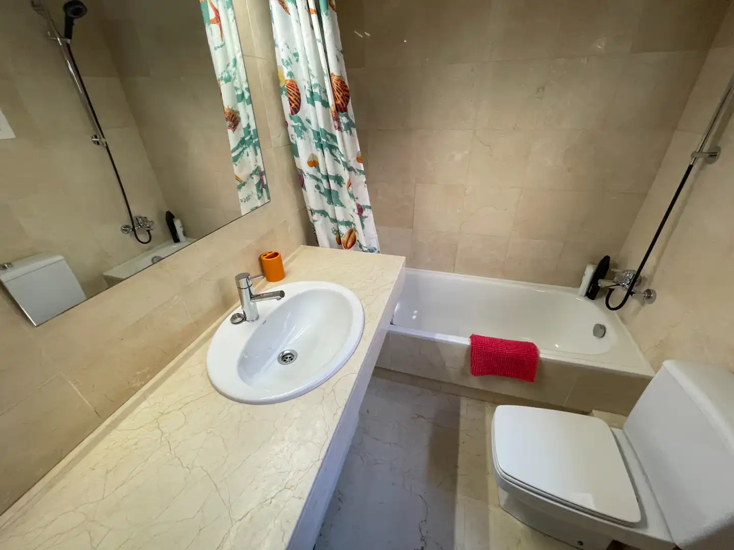 Baño de Casa adosada en venta en Sitges con Aire acondicionado, Calefacción y Jardín privado